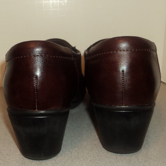 Clark's Womens Size 10M Brown Leather Shoes Slip On - Picture 10 of 11
